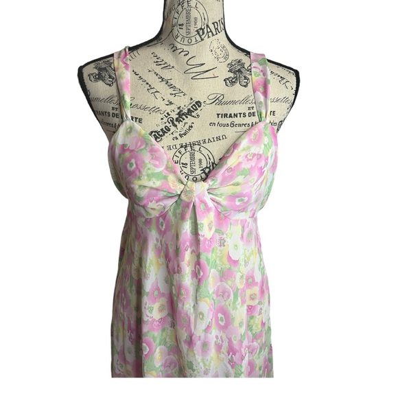 Oscar de la Renta Floral Nightgown and Robe Set - Picture 3 of 10